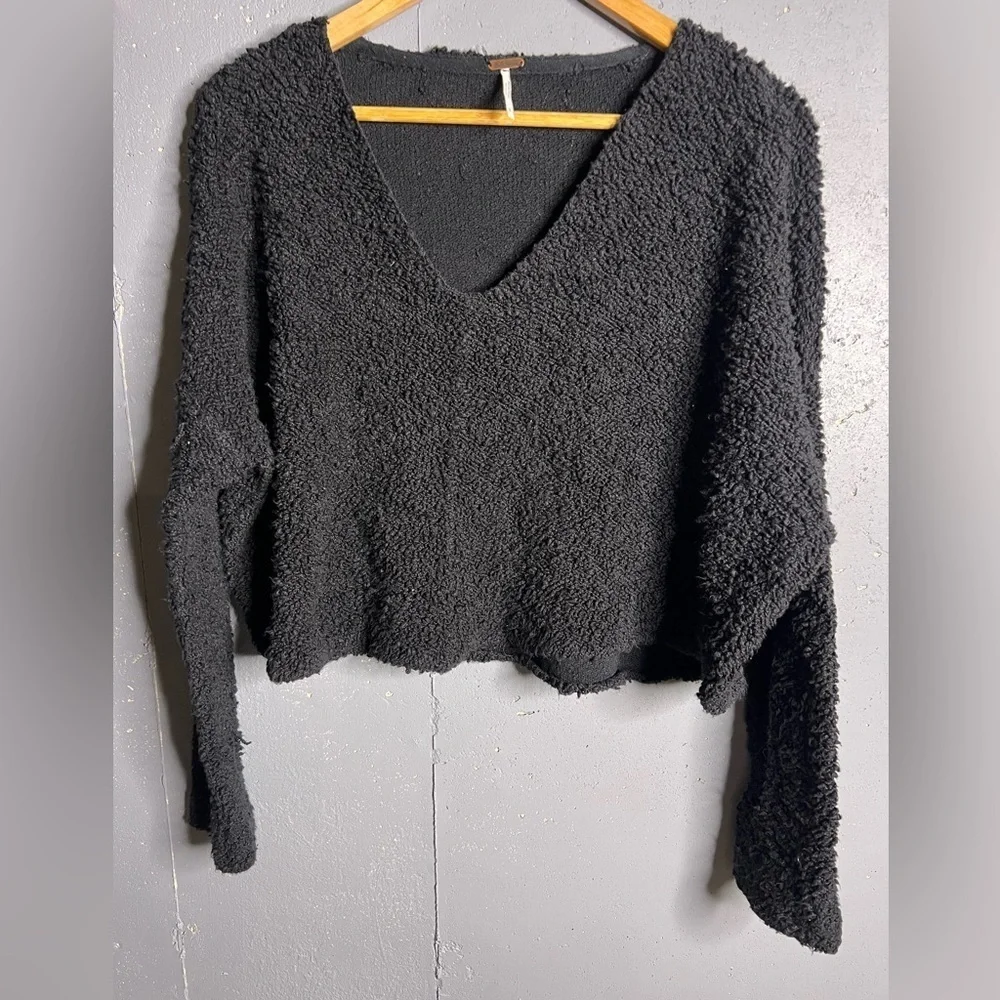Free People Popcorn Pullover in Black. Size Small